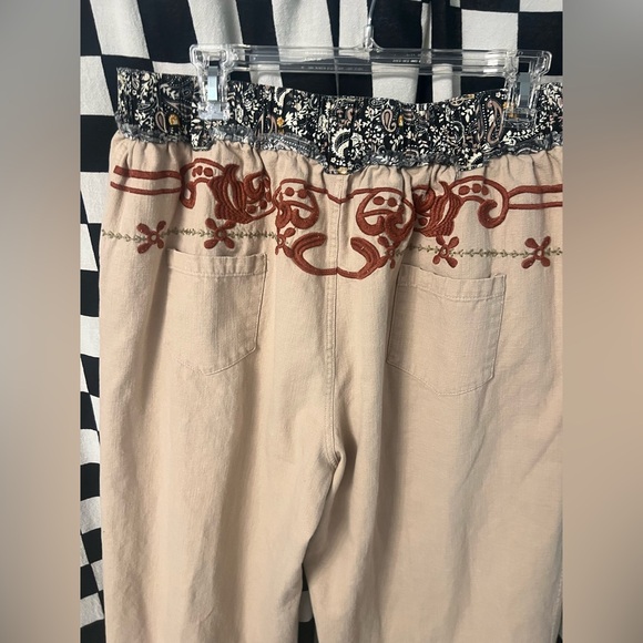 Blue Velvet whimsical embroidered joggers - Picture 14 of 16